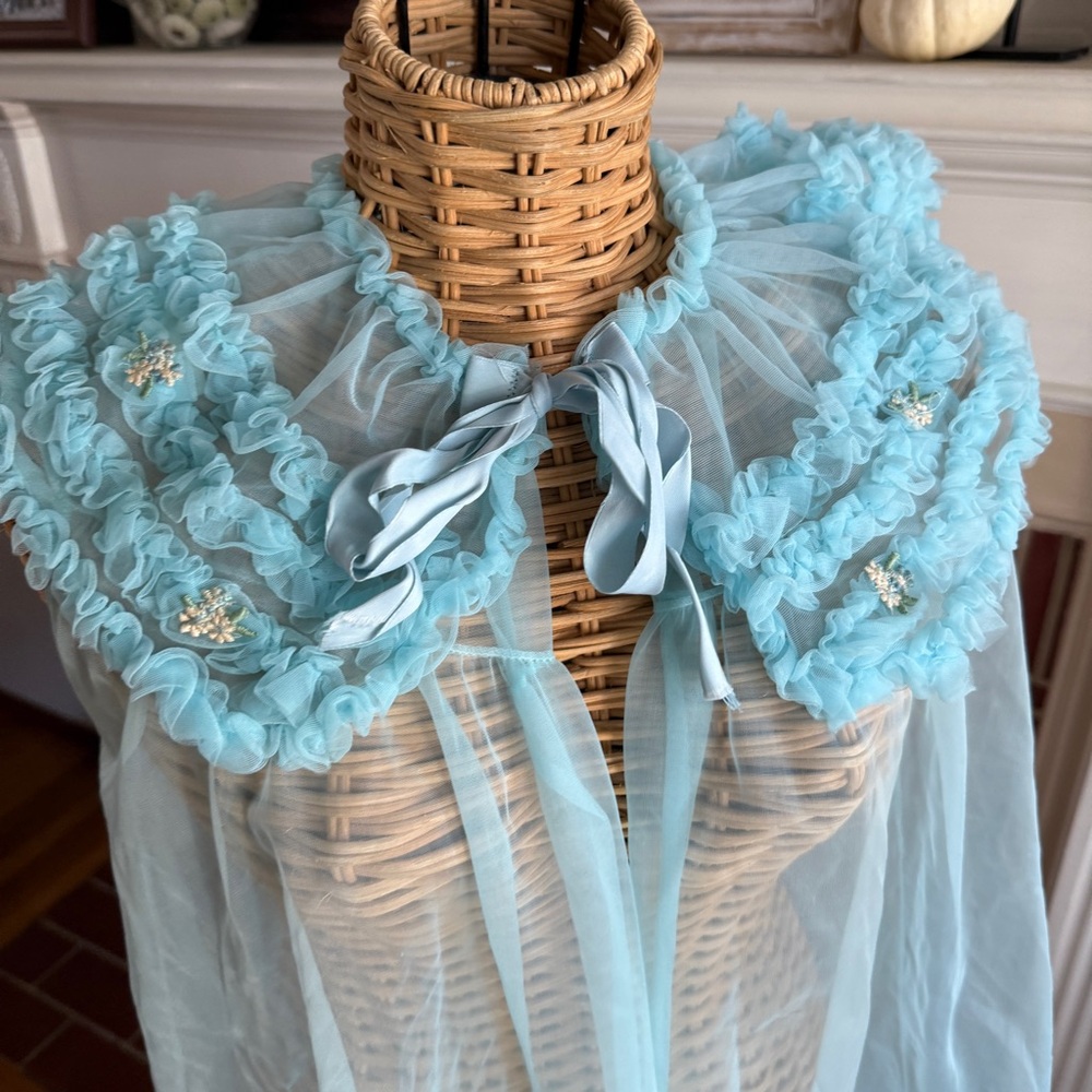 Vintage blue nylon sheer peignoir robe ruffled collar pinup lingerie - Picture 2 of 8